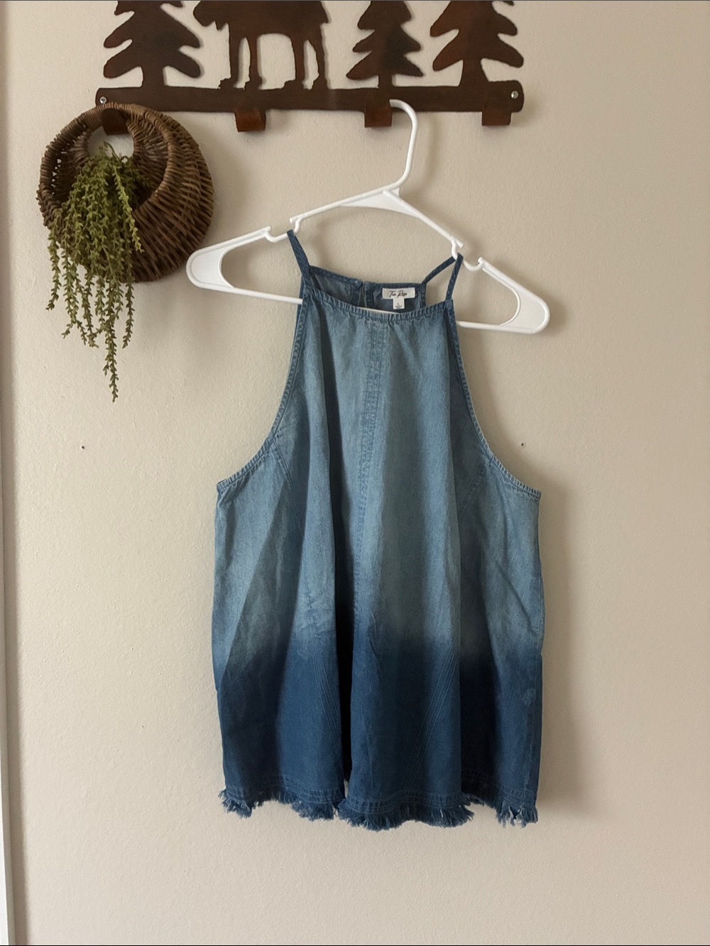 Halter top